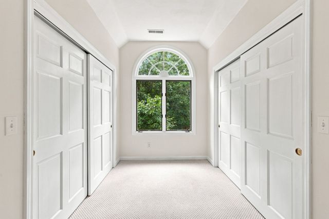 10 Hawk Ridge Rd, Andover, MA 01810