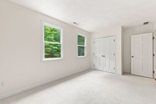 10 Hawk Ridge Rd, Andover, MA 01810