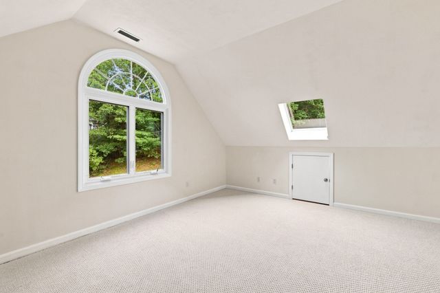 10 Hawk Ridge Rd, Andover, MA 01810