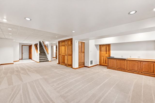 10 Hawk Ridge Rd, Andover, MA 01810
