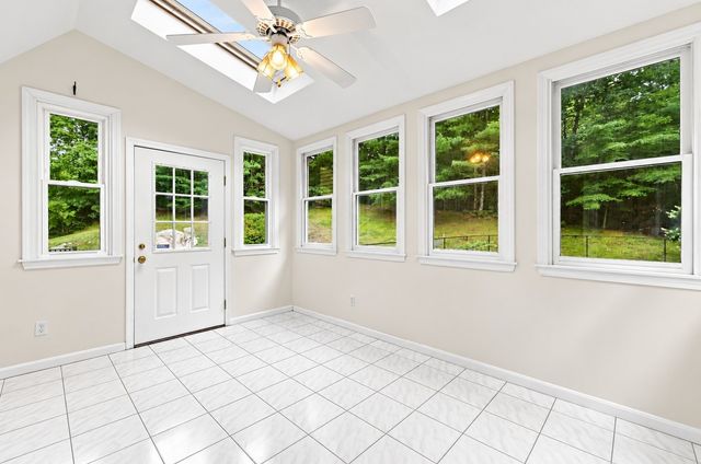 10 Hawk Ridge Rd, Andover, MA 01810