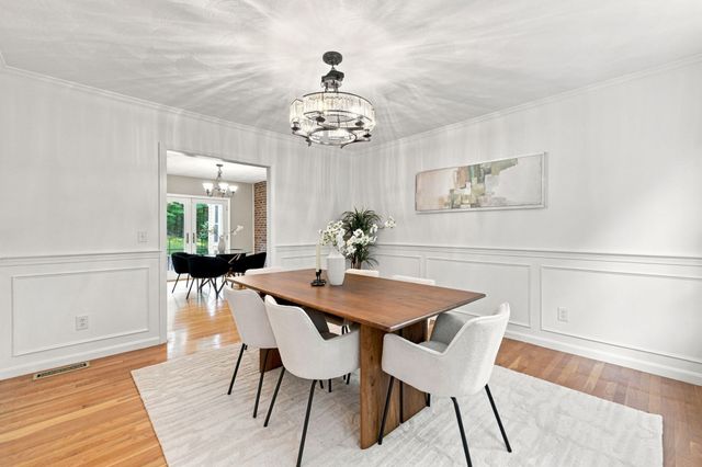 10 Hawk Ridge Rd, Andover, MA 01810