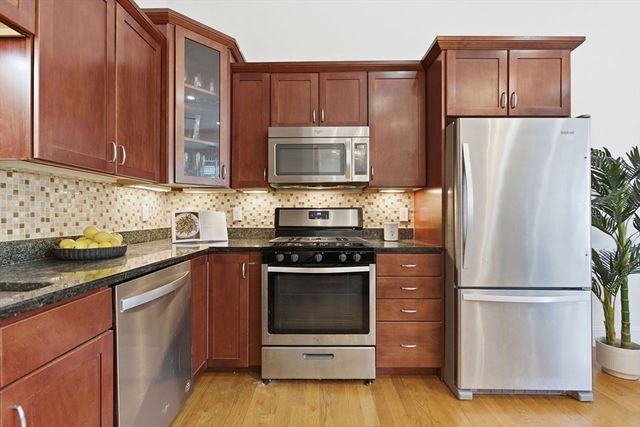 87 Franklin St 105, Quincy, MA 02169