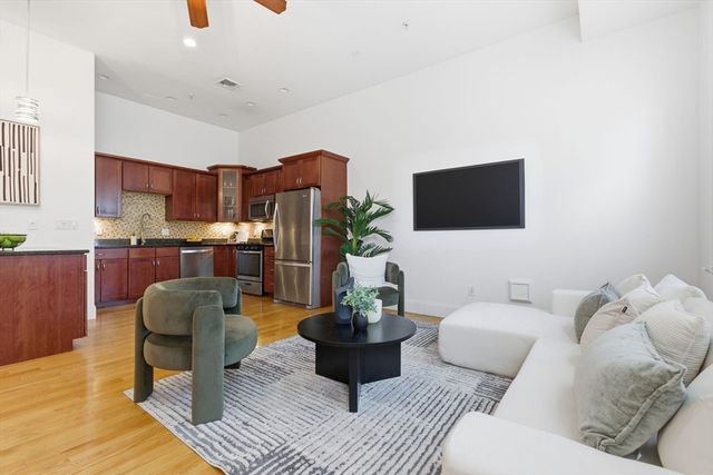 87 Franklin St 105, Quincy, MA 02169