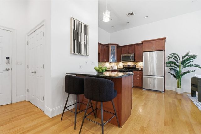 87 Franklin St 105, Quincy, MA 02169