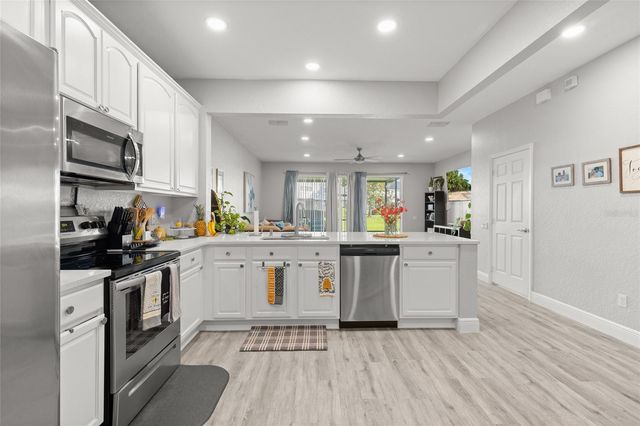 15048 BELLINKOFF LANE, Orlando, FL 32828