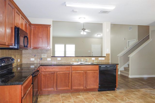 108 Lavaca LOOP, Hutto, TX 78634