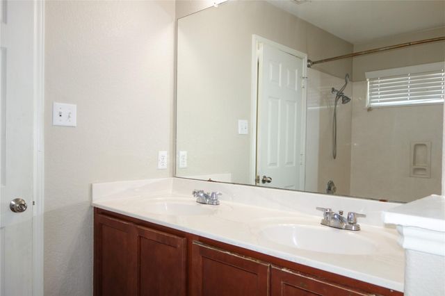 108 Lavaca LOOP, Hutto, TX 78634