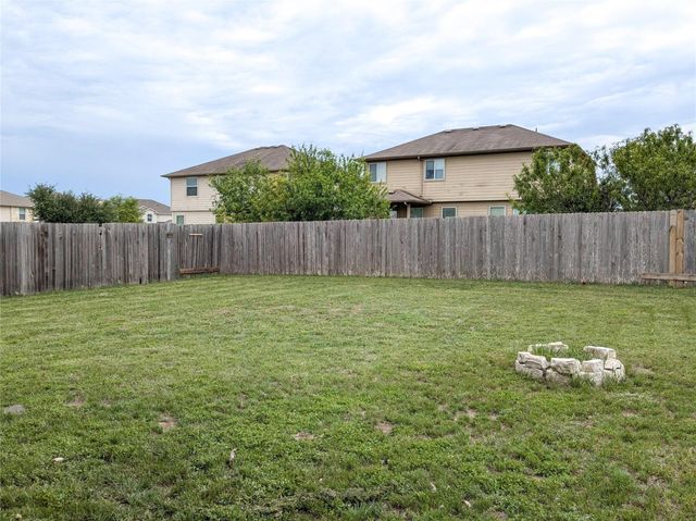 108 Lavaca LOOP, Hutto, TX 78634