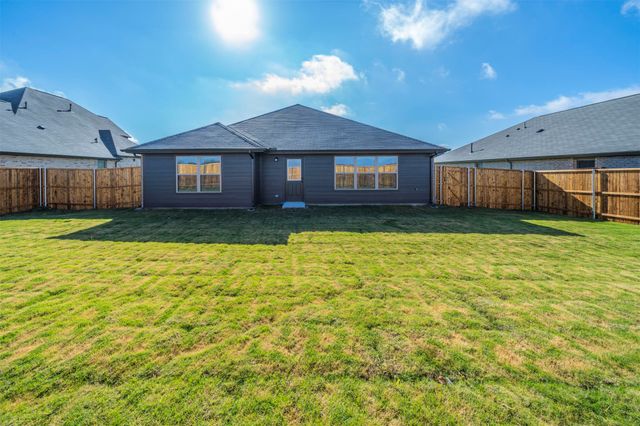 516 Ridgewood Drive, Van Alstyne, TX 75495