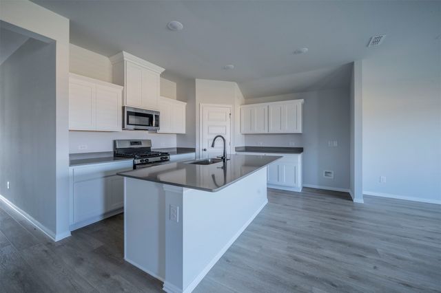 516 Ridgewood Drive, Van Alstyne, TX 75495