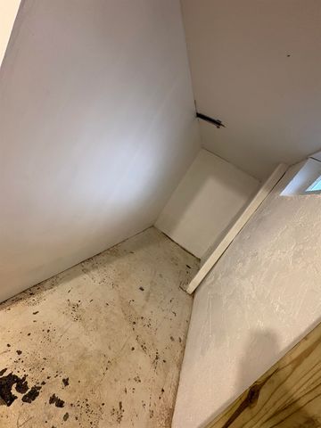 5207 E Murdock, Wichita, KS 67208