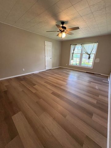 5207 E Murdock, Wichita, KS 67208