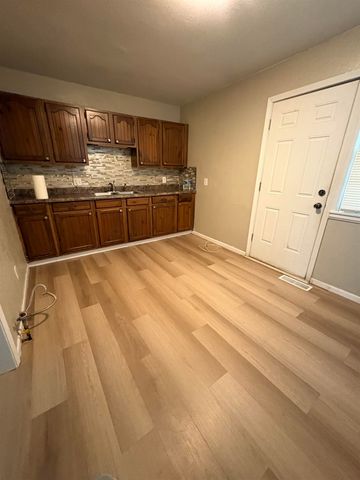 5207 E Murdock, Wichita, KS 67208