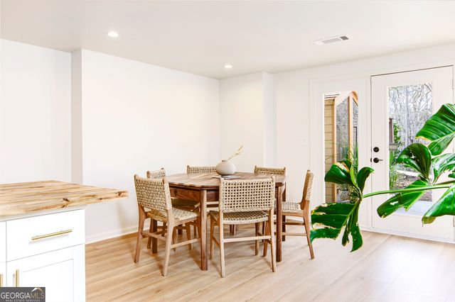 10120 Kinross Road, Roswell, GA 30076