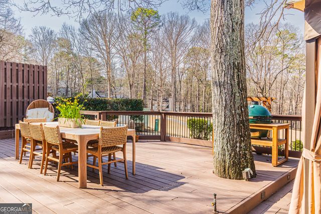 10120 Kinross Road, Roswell, GA 30076
