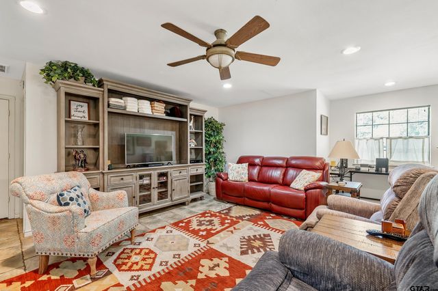 18054 Silver Leaf, Flint, TX 75762