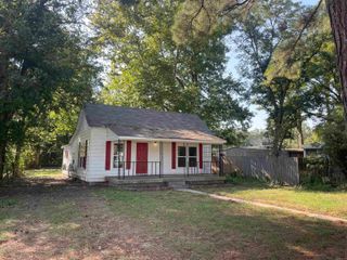 310 W 2nd, England, AR 72046