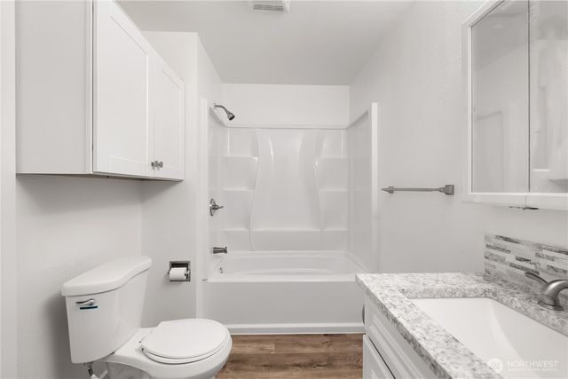 245 Eklund Avenue, Hoquiam, WA 98550