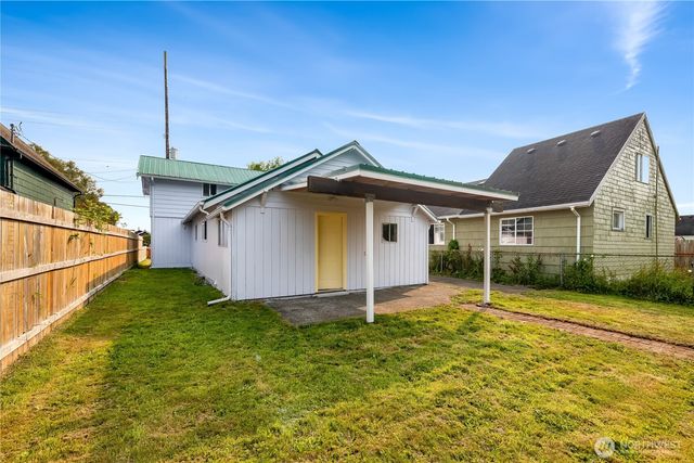 245 Eklund Avenue, Hoquiam, WA 98550