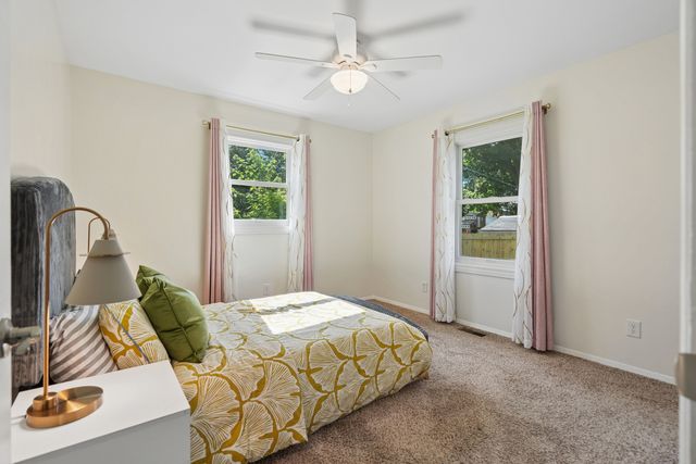 1929 Tanglefoot Lane, Bettendorf, IA 52722