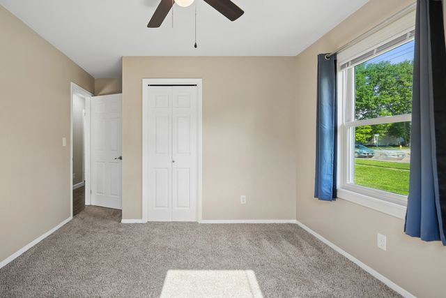 1929 Tanglefoot Lane, Bettendorf, IA 52722