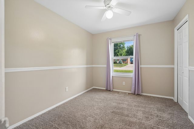 1929 Tanglefoot Lane, Bettendorf, IA 52722
