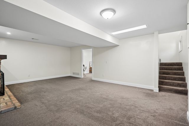 1929 Tanglefoot Lane, Bettendorf, IA 52722