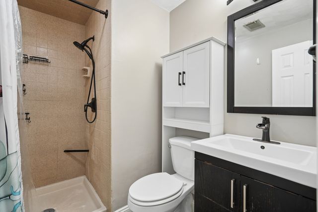 1929 Tanglefoot Lane, Bettendorf, IA 52722