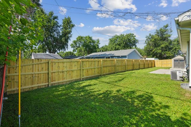1929 Tanglefoot Lane, Bettendorf, IA 52722