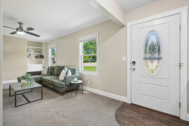 1929 Tanglefoot Lane, Bettendorf, IA 52722