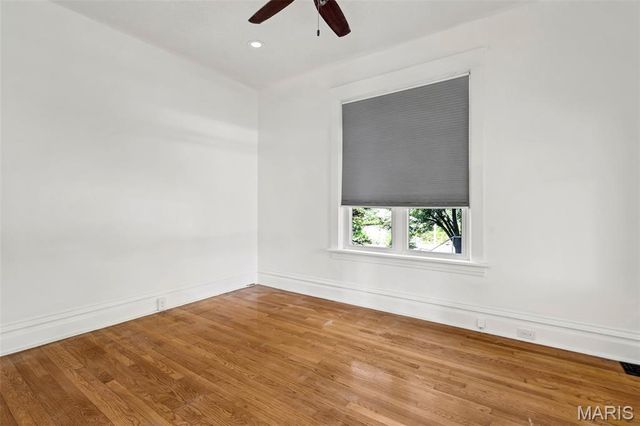 7826 Grove Avenue, St Louis, MO 63119