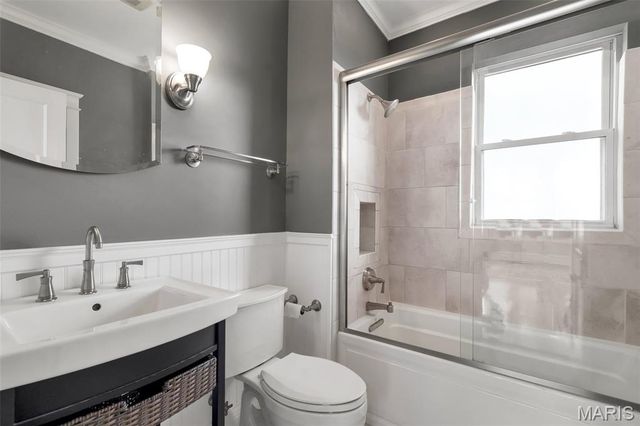 7826 Grove Avenue, St Louis, MO 63119