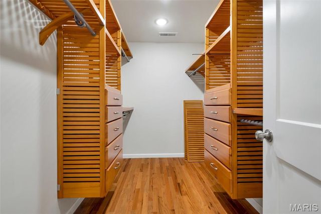 7826 Grove Avenue, St Louis, MO 63119