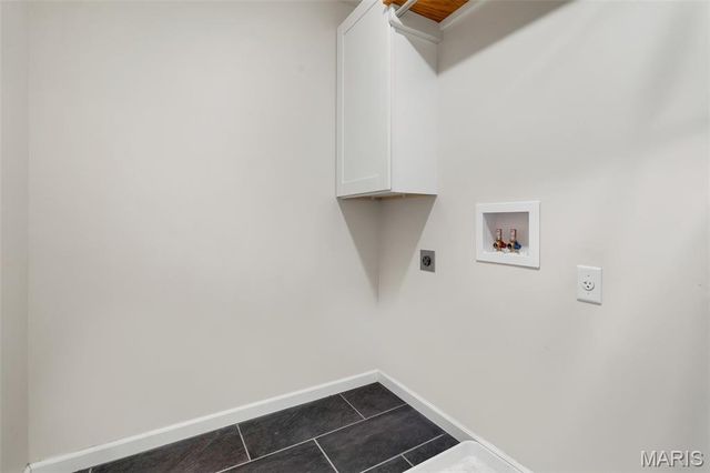 7826 Grove Avenue, St Louis, MO 63119