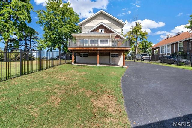 7826 Grove Avenue, St Louis, MO 63119