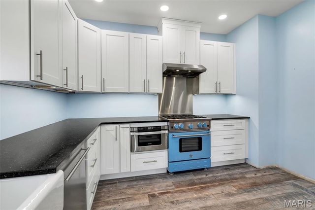 7826 Grove Avenue, St Louis, MO 63119