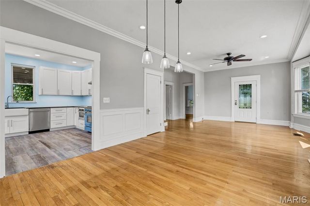 7826 Grove Avenue, St Louis, MO 63119