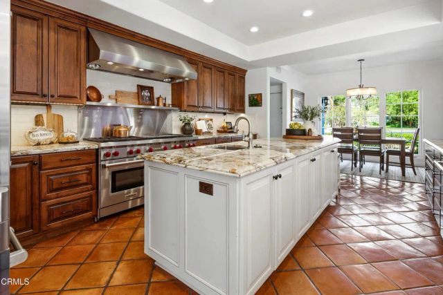 2296 Applewood Lane, Camarillo, CA 93012