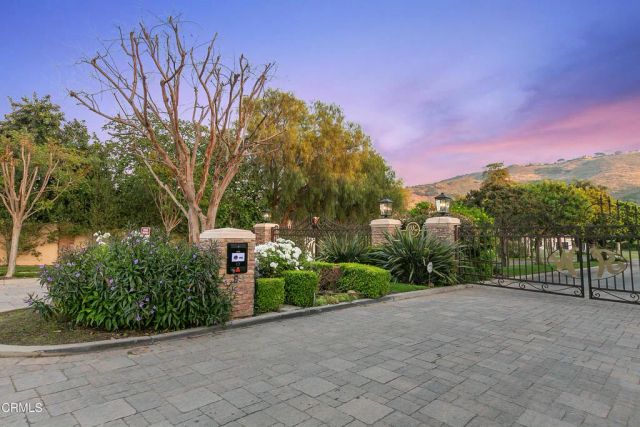 2296 Applewood Lane, Camarillo, CA 93012