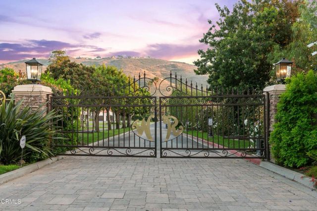 2296 Applewood Lane, Camarillo, CA 93012