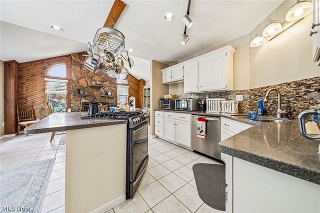 2013 Deerfield Drive, Ashtabula, OH 44004