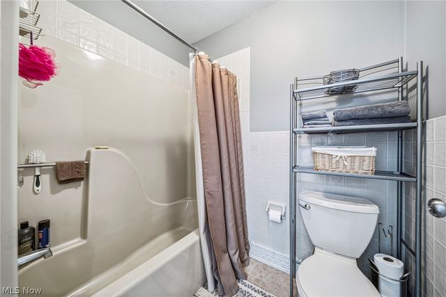 2013 Deerfield Drive, Ashtabula, OH 44004
