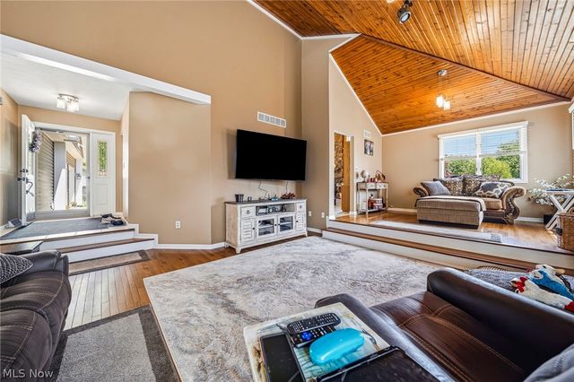 2013 Deerfield Drive, Ashtabula, OH 44004