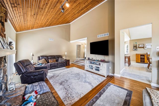 2013 Deerfield Drive, Ashtabula, OH 44004
