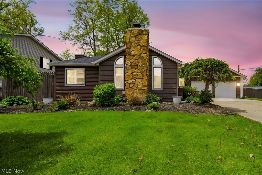 2013 Deerfield Drive, Ashtabula, OH 44004