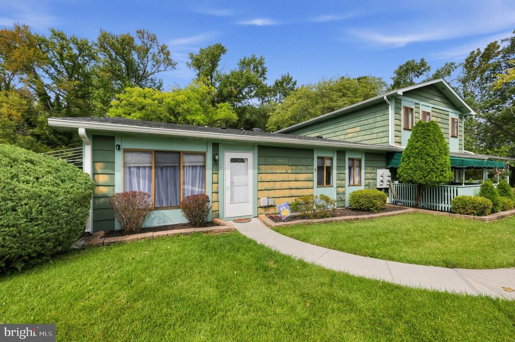89 WOODWAY DR, West Deptford, NJ 08066 — photo 2