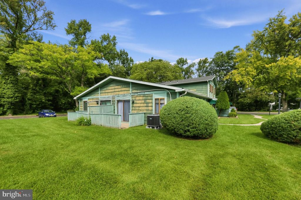 89 WOODWAY DR, West Deptford, NJ 08066 — photo 5