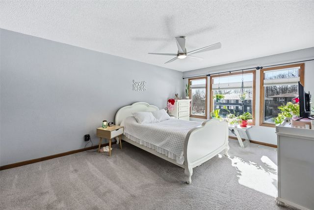 1730 Pikes Peak Ct NE, Cedar Rapids, IA 52402