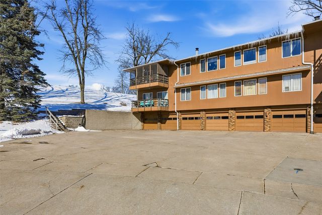 1730 Pikes Peak Ct NE, Cedar Rapids, IA 52402